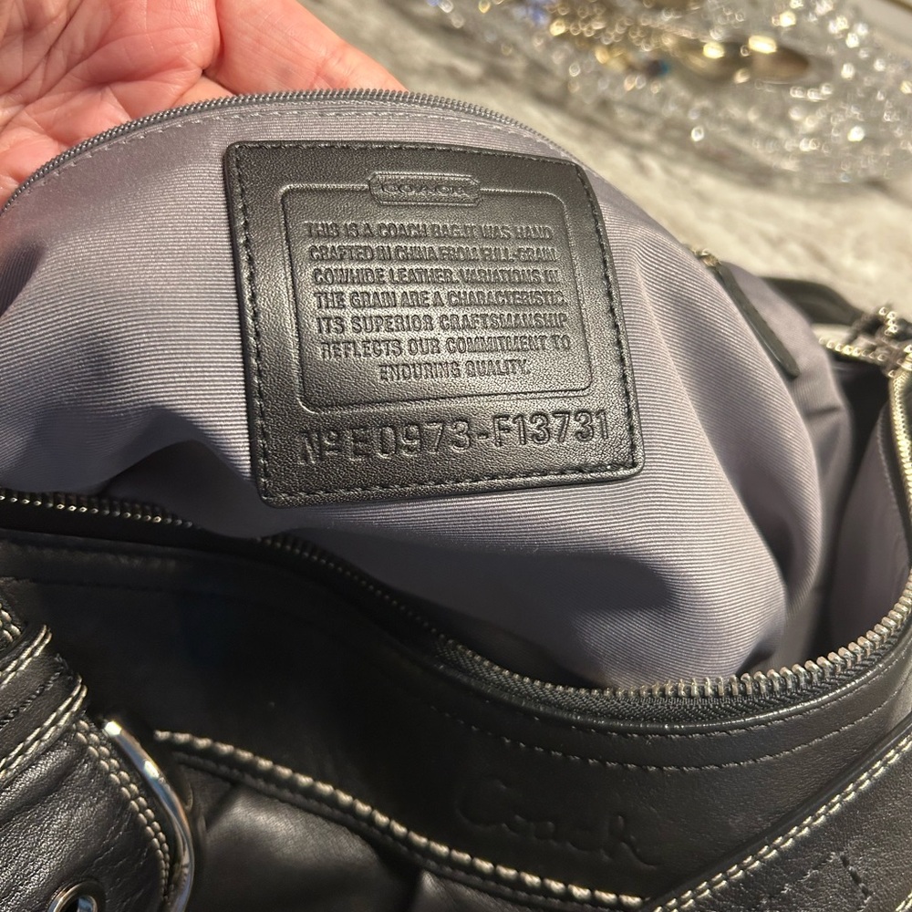 Coach SoHo Black Leather Shoulder Bag EUC - Picture 6 of 11